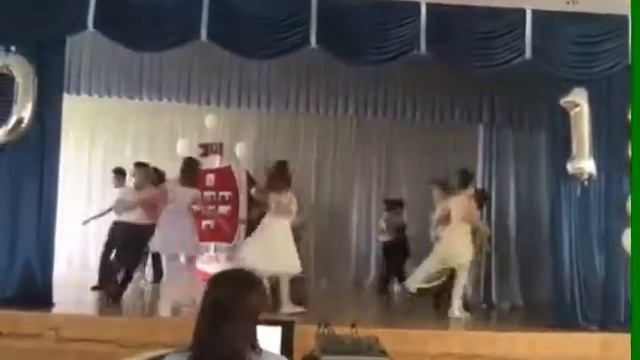 Прощальный вальс 4А 34 школа самара. Очень троготельное прощание с начальной школой и первым (самым смотреть онлайн
