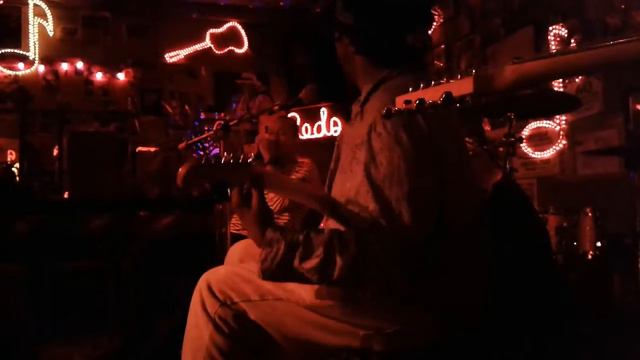 Lucious Spiller - "Masquerade" - with Frederic Yonnet смотреть онлайн