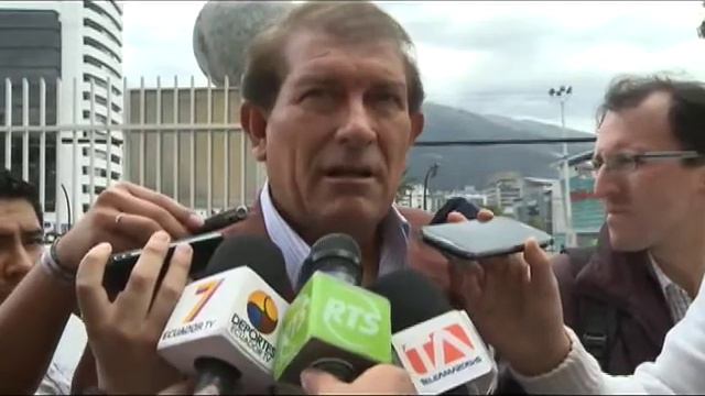 Carlos Sevilla habla sobre Deportivo Quito смотреть онлайн