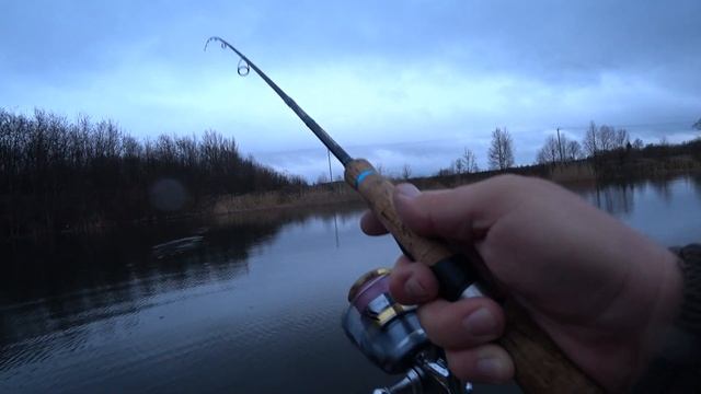 Крупный окунь в холодной воде смотреть онлайн