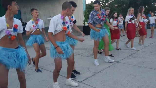 ГАВАЙСКИЙ ТАНЕЦ лагерь смотреть онлайн