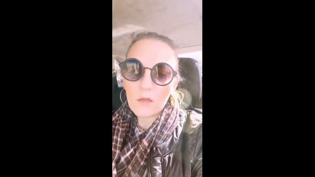 Я живу в отпуске / Отельные байки. Футбольные команды и апельсины. смотреть онлайн