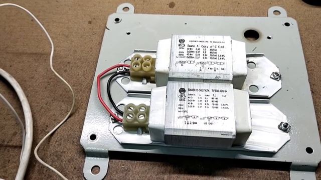 Как подключить трёх фазный двигатель к двух фазной сети. смотреть онлайн