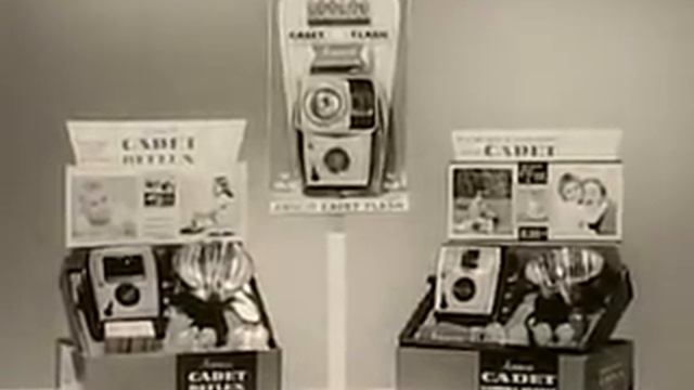 VINTAGE 1950's ANSCO FLASH CADET CAMERA COMMERCIAL смотреть онлайн