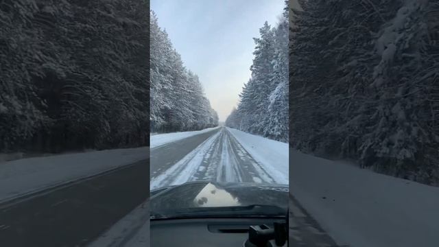 Самые красивые зимние дороги в России