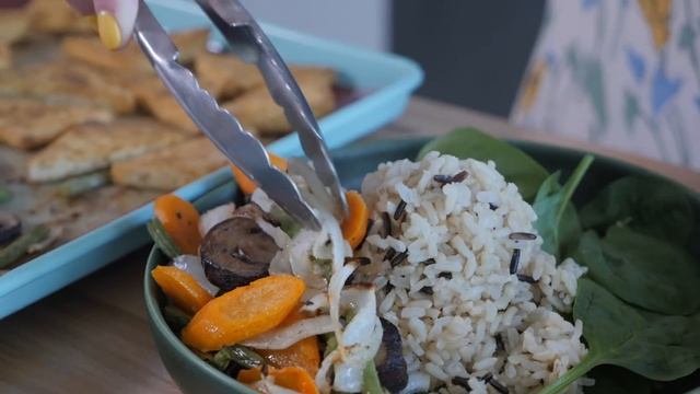 EASY VEGAN ONE-PAN MEALS (Buddha Bowl + Bang Bang Cauliflower Recipes) смотреть онлайн