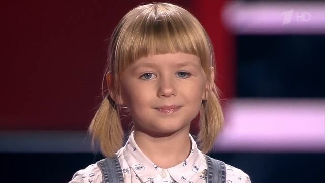 Девочка поёт песню Цоя 