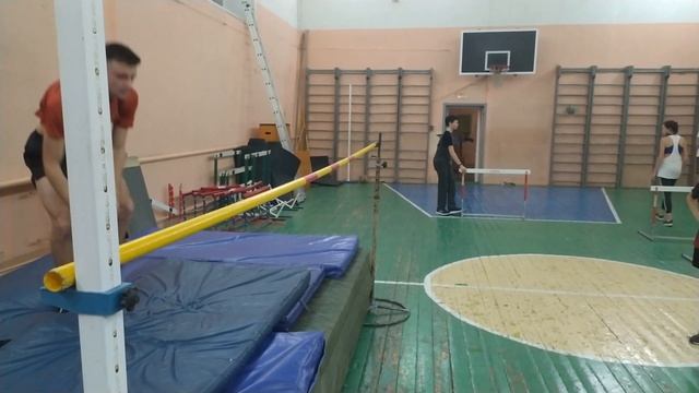 Прыжки в высоту. Тренировка. смотреть онлайн