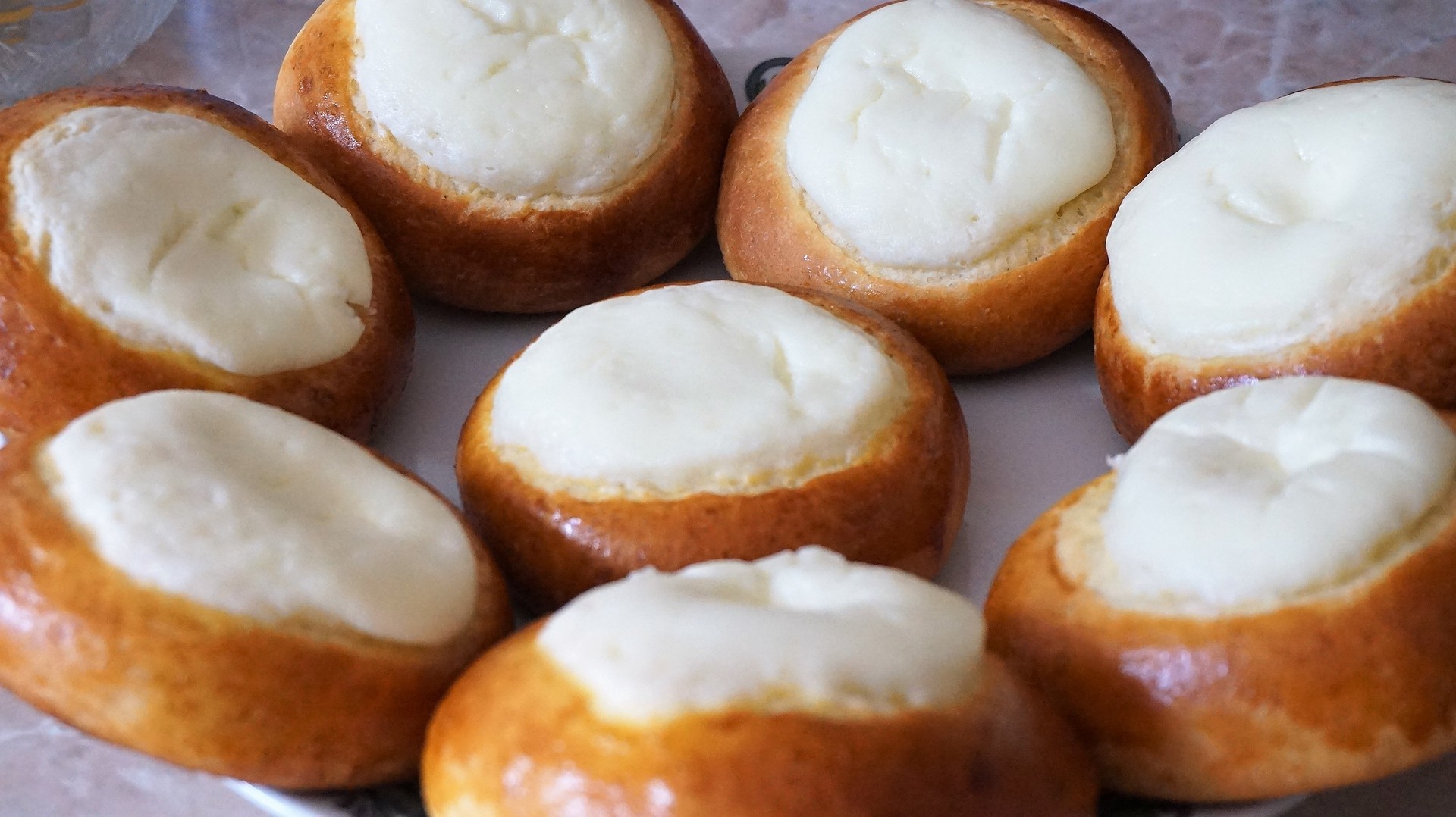 Сметанники, ватрушки со сметанной начинкой смотреть онлайн