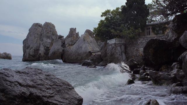 Чеховская бухта в поселке Гурзуф, Крым (Chekhov Bay in the village Gurzuf, Crimea, Russia) смотреть онлайн