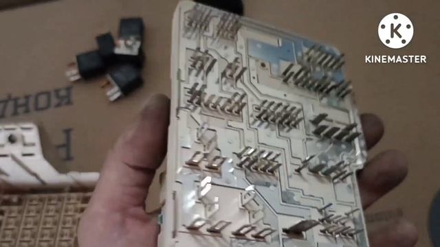 Тойота Тундра 2005 года ремонт блока предохранителей. смотреть онлайн