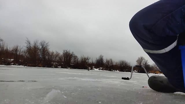 Экстремальная Рыбалка!!!Искали Леща, а нашли Окуня!!! Косынки!!! Зимняя рыбалка 2021-2022!!! смотреть онлайн