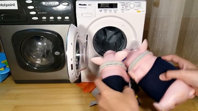 ? We Wash Clothes In Two Washing Machines By HAPPY PIGS (toy Washing Machines Modified)