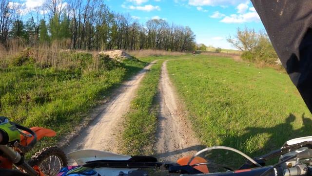 KTM 125 XC-W vs KTM 300 EXC смотреть онлайн