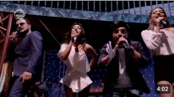 shakira.... Elton Djon*music