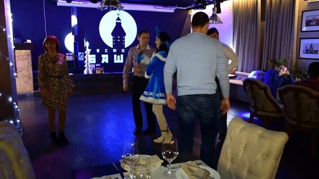 Ресторан Башня Выступление деда мороза и снегурочки смотреть онлайн