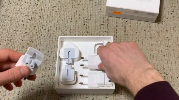 Распаковка Apple World Travel Adapter Kit / Unboxing Apple World Travel Adapter Kit