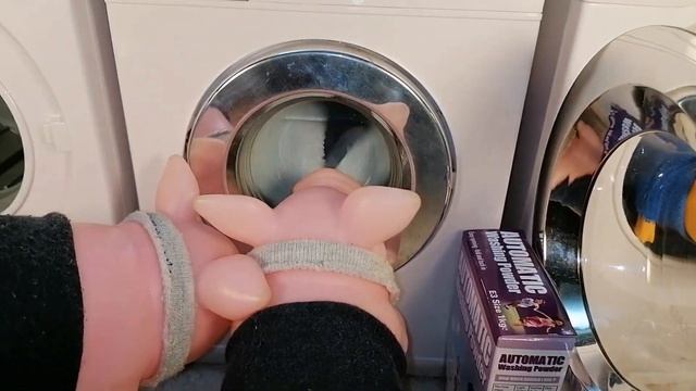 We test 3 washing machines by Happy Pigs with Miele