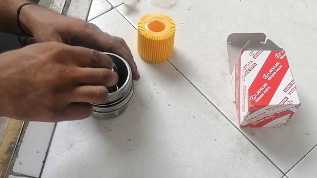 Vitz Oil Change Ardeca 5w40 And Oil Filter A6 #a6 #a5 #a3 #vitz #toyotavitz #auto #cartoon #carshow
