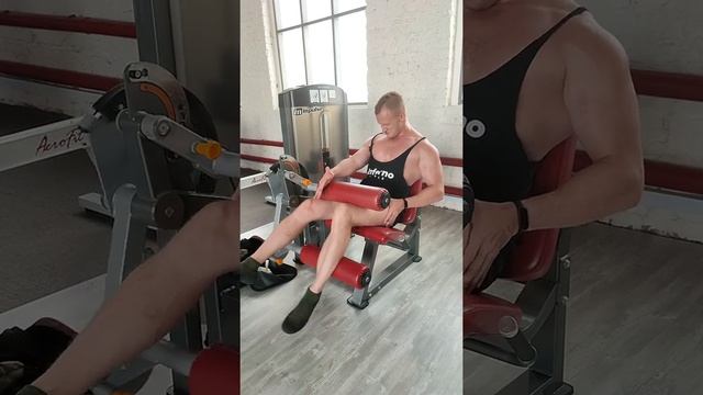 тренировка бицепса бедра по ББ смотреть онлайн