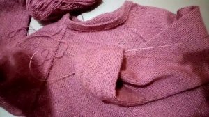 Закрытие рукава. Обработка манжета рукава полой резинкой. Вязание спицами.