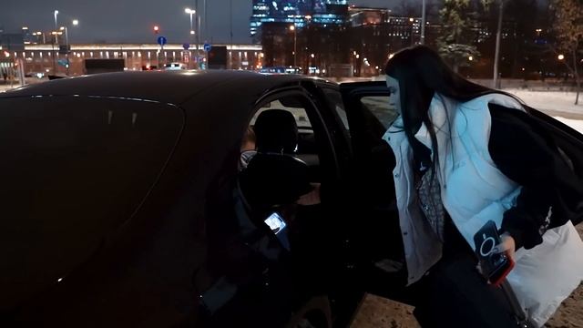 ИСПОЛНИЛ МЕЧТУ АНИ И ПОДАРИЛ ЕЙ НОВЫЙ PORSCHE НА ОГРОМНОЙ АРЕНЕ. ДИМАС БЛОГ и АНЯ ИЩУК.