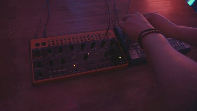 Behringer TD 3 & Crave - Chilled Melodic Techno Performance смотреть онлайн