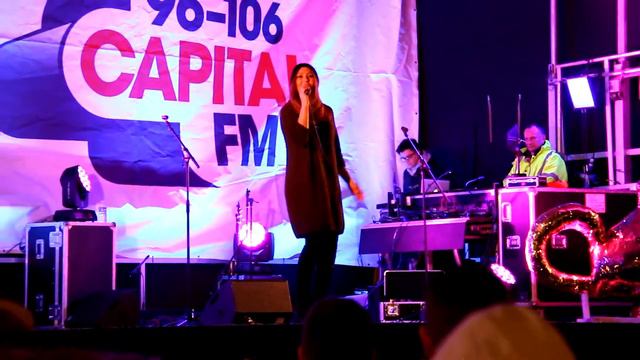 Natasha Hamilton Whole Again Derby Christmas lights show 14 November 2015 смотреть онлайн
