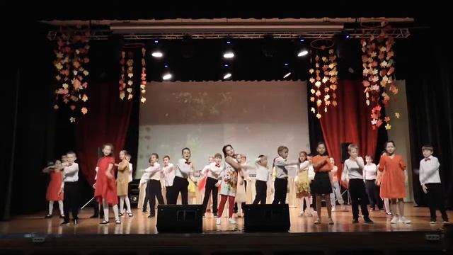 Осенний бал. 3Е класс смотреть онлайн