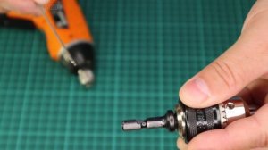 Почему патрон для бит на шуруповерт для сверления выпадает