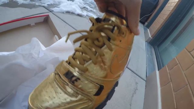 Gold Nike Air Trainer QS SB50 смотреть онлайн