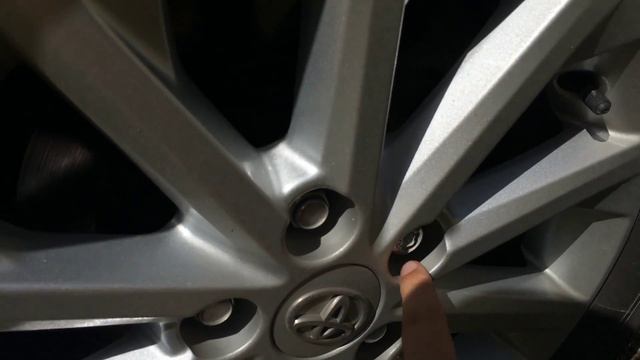 Секретные гайки Toyota Camry v 50 (секретки на колеса) смотреть онлайн