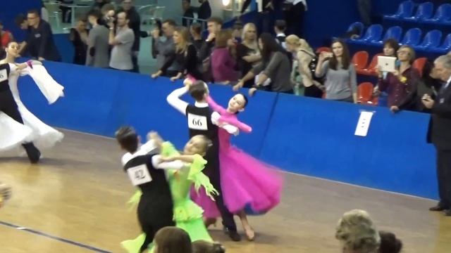 Первенство Москвы 2015 Юниоры-1 (Стандарт) Венский вальс 1/8 финала смотреть онлайн