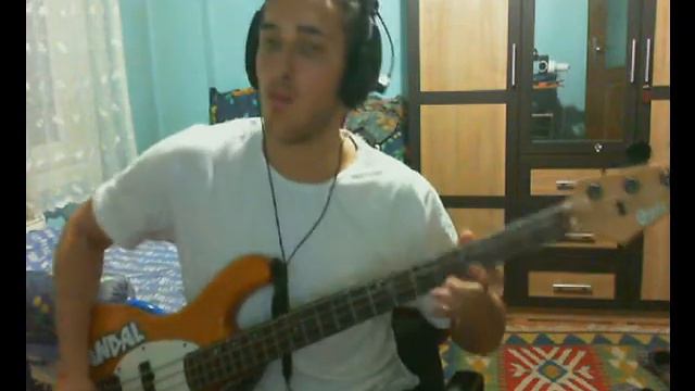 Sweet Child o' Mine - Guns n' Roses [Bass Cover] смотреть онлайн