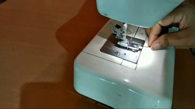 How to pico stitches (roll hemming) with Usha Janome смотреть онлайн