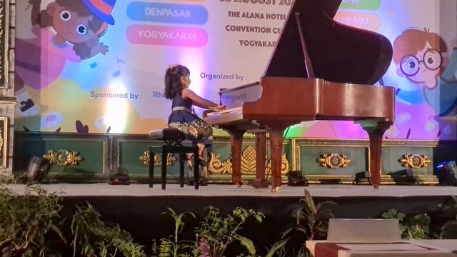 Chelsea perfoms at Indonesia National Piano Festival смотреть онлайн