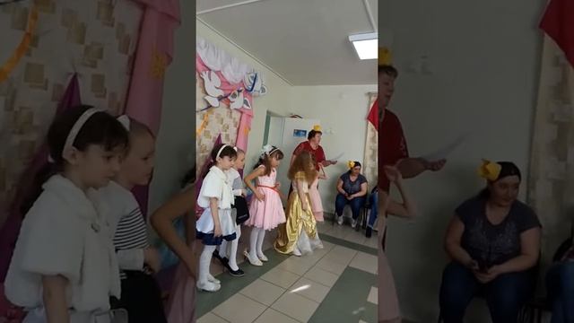 Маленькие модницы. смотреть онлайн