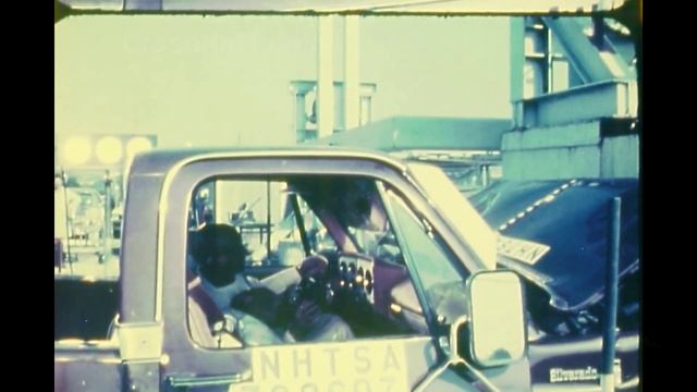 1979 Chevy Silverado K20 / GMC Pickup | Frontal Crash Test by NHTSA | CrashNet1 смотреть онлайн