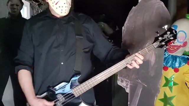 Alice Cooper -- He's Back (The Man Behind the Mask) bass cover / play along смотреть онлайн