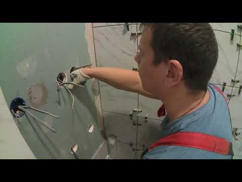 РЕМОНТ КВАРТИРЫ СВОИМИ РУКАМИ. Монтаж плитки на стены в ванной. смотреть онлайн