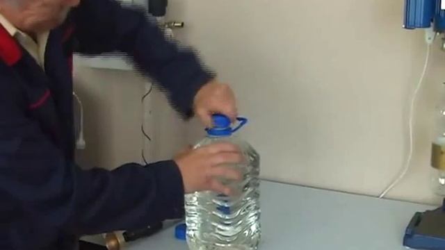 Закрутчик пятилитровых бутылей от www.dozprom.ru смотреть онлайн