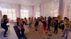 Физминутка-игра.Малышарики "Уборка".Детский сад "Умка"г.Алматы