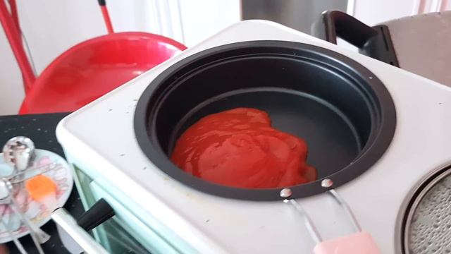 Alyssa prepara la cena con la mini cucina 3 in 1! смотреть онлайн