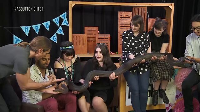 AN OLIVE PYTHON!!! - ABOUT TONIGHT S07E05 - (21/12/16) смотреть онлайн