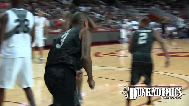 Chris Brown Gets BUCKETS + Dunks & Dancing @ Power106 Celeb Game смотреть онлайн