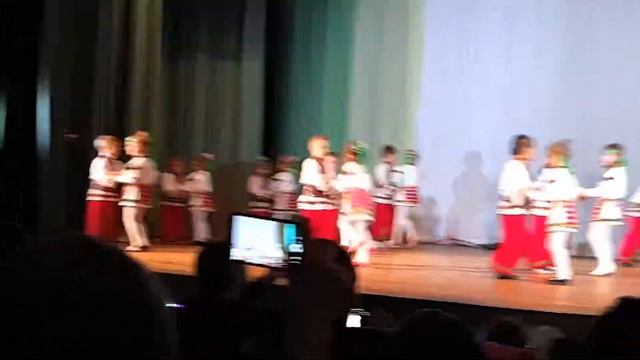 Ричард - первое выступление. Народный ансамбль Троицкий смотреть онлайн