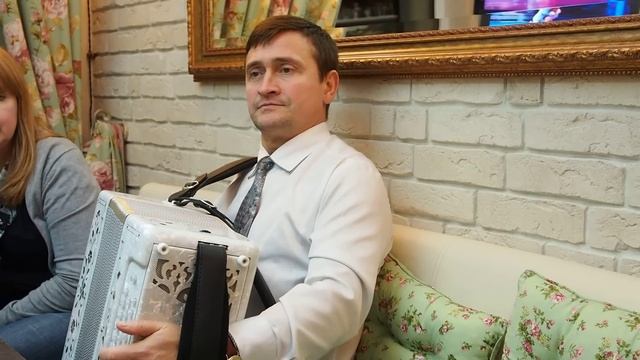 Белым снегом. Рок-н-ролл уже мертв, а гармонь ещё нет!!!! смотреть онлайн