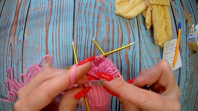 Детские варежки спицами на возраст 5-7 лет. Вязание косы спицами для начинающих. #Вязание смотреть онлайн