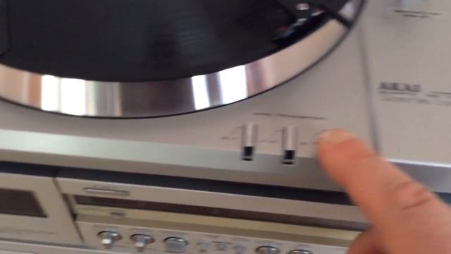 AKAI AP-Q41 Fully Automatic Stereo Turntable