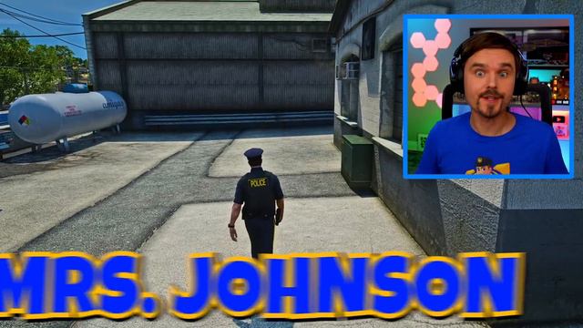 Turning UGLY Cars into Really UGLY POLICE CARS in GTA 5! смотреть онлайн